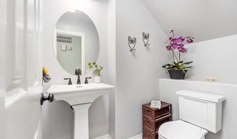 301 Arlington Dr, Oceanside, CA 92057