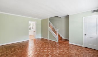 1401 S EDGEWOOD St 500, Arlington, VA 22204