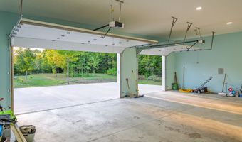 372 Foxboro Dr, Avon, IN 46123