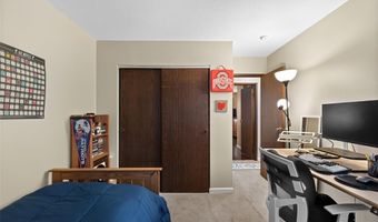 2376 Hiddengarden Ct, Ballwin, MO 63021