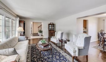 206 W Hintz Rd, Arlington Heights, IL 60004