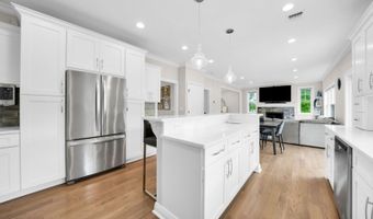 8 A Mason Ave, Bayonne, NJ 07035