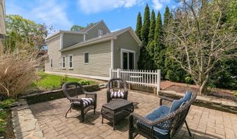 87 Friend St A, Amesbury, MA 01913