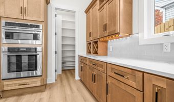 1905 N TAYLOR St, Arlington, VA 22207