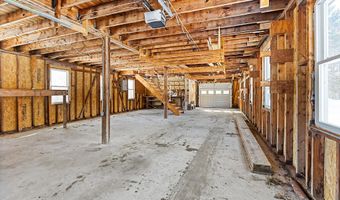 9 Snug Harbor Rd, Belgrade, ME 04917