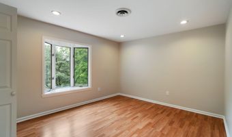 245 Borden Rd, Middletown, NJ 07748