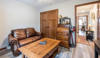 323 Fairgrounds Rd 4, Alexandria, MN 56308