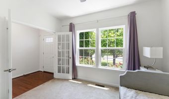 25541 EMERSON OAKS Dr, Aldie, VA 20105