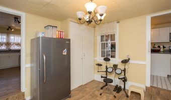 912 S 6th St, Artesia, NM 88210