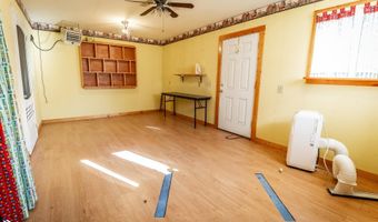 105 S Dubuque St, Albion, IA 50005