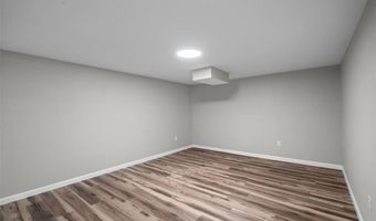 628 Hickory Knoll Ct, Ballwin, MO 63021
