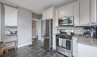 3180 Penrose Pl, Cincinnati, OH 45211