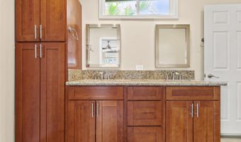 99-670 Aliipoe Dr, Aiea, HI 96701