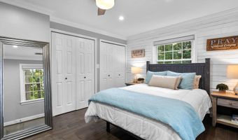 8605 ARDFOUR Ln, Annandale, VA 22003