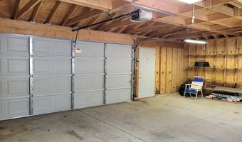 38410 N Lakeside Pl, Antioch, IL 60002