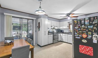 66 Loftus Cir, Bridgeport, CT 06606