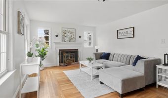 2 Reservoir Ave, Johnston, RI 02919