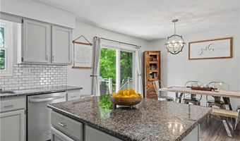 408 Abbyshire Rd, Akron, OH 44319