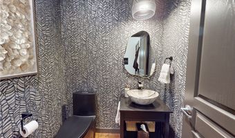 121 N Howard St, Akron, OH 44308