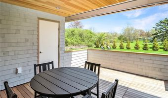 10 Wyndham Hill Rd Adu, Middletown, RI 02842