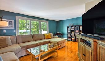 28 Marigold Cir, North Providence, RI 02904