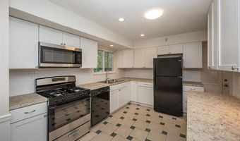 119 Smith Dr, Ballwin, MO 63011