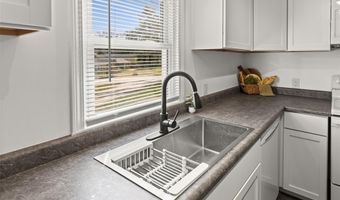 2425 La Salle Dr, Alton, IL 62002