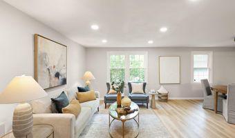5141 BRADFIELD Dr, Annandale, VA 22003