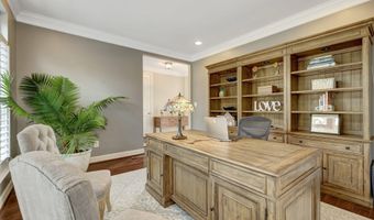 20405 SAVIN HILL Dr, Ashburn, VA 20147