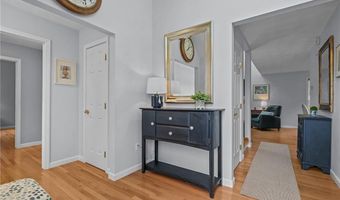 14 Fox Dr 14, Narragansett, RI 02882