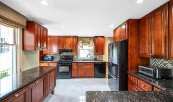 118 Grant Ave, Albertson, NY 11507