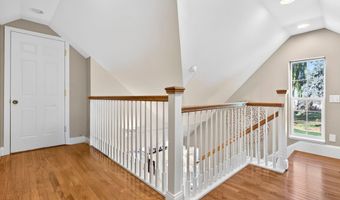 9 MEADOWBROOK Ln, Appleton, WI 54914
