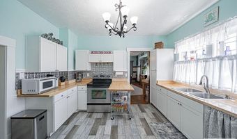 464 S Meridian St, Blackfoot, ID 83221