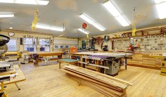 6820 Gunnison Dr, Anchorage, AK 99516