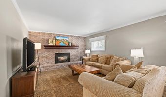 6914 CORDOVA Dr, Cheyenne, WY 82009