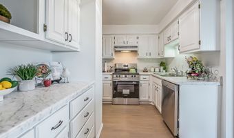 1050 Wall St 8D, Ann Arbor, MI 48105