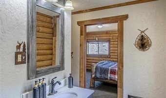 4 Whit Creek Rd, Cody, WY 82414