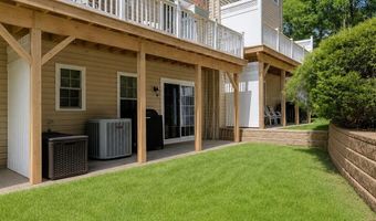 31 White Oak Ln, Aberdeen, NJ 07747
