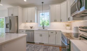 109 Vail Rd, Barnstead, NH 03225