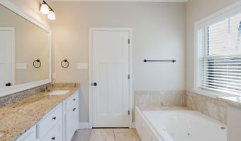 3236 Dapple Gray Rd, Benton, AR 72015