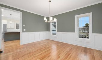 74 Cardinal Rd, Cranston, RI 02921
