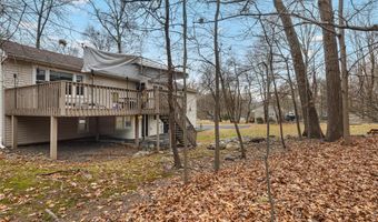 8 Apple Blossom Ct, Airmont, NY 10952