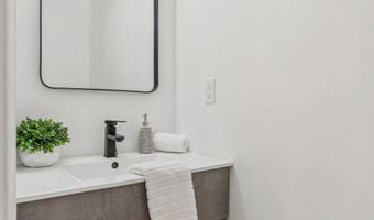 43501 POSTRAIL Sq, Ashburn, VA 20147