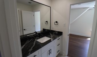 3076 Avilla Manor Trl, Alexander, AR 72002