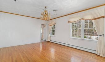 4 Christopher Dr, Lincoln, RI 02865