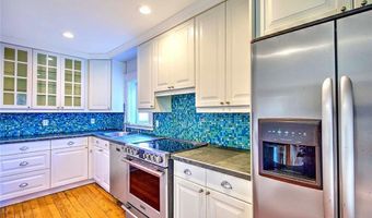 18 Orchard Ave, Barrington, RI 02806