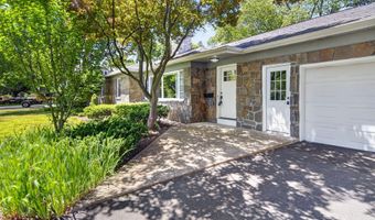 10 Willo Ln, Albany, NY 12211