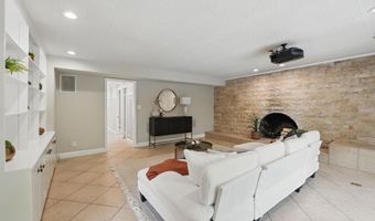 8121 BRIAR CREEK Dr, Annandale, VA 22003