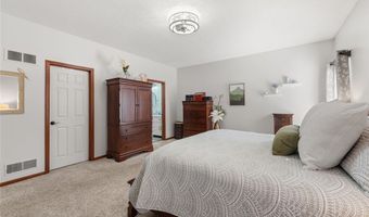 650 Eastpointe Ct, Amherst, OH 44001
