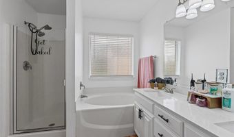 326 Willow Creek Dr, Weatherford, TX 76085